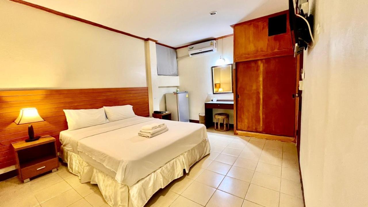 Lewiinski'S Hotel Pattaya Extérieur photo