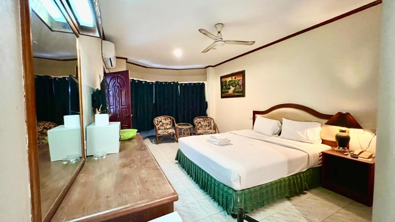 Lewiinski'S Hotel Pattaya Extérieur photo