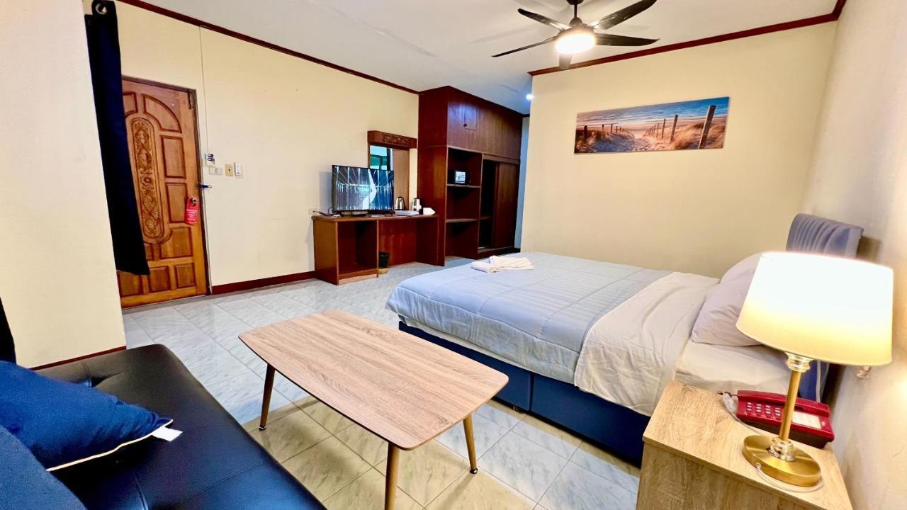 Lewiinski'S Hotel Pattaya Extérieur photo
