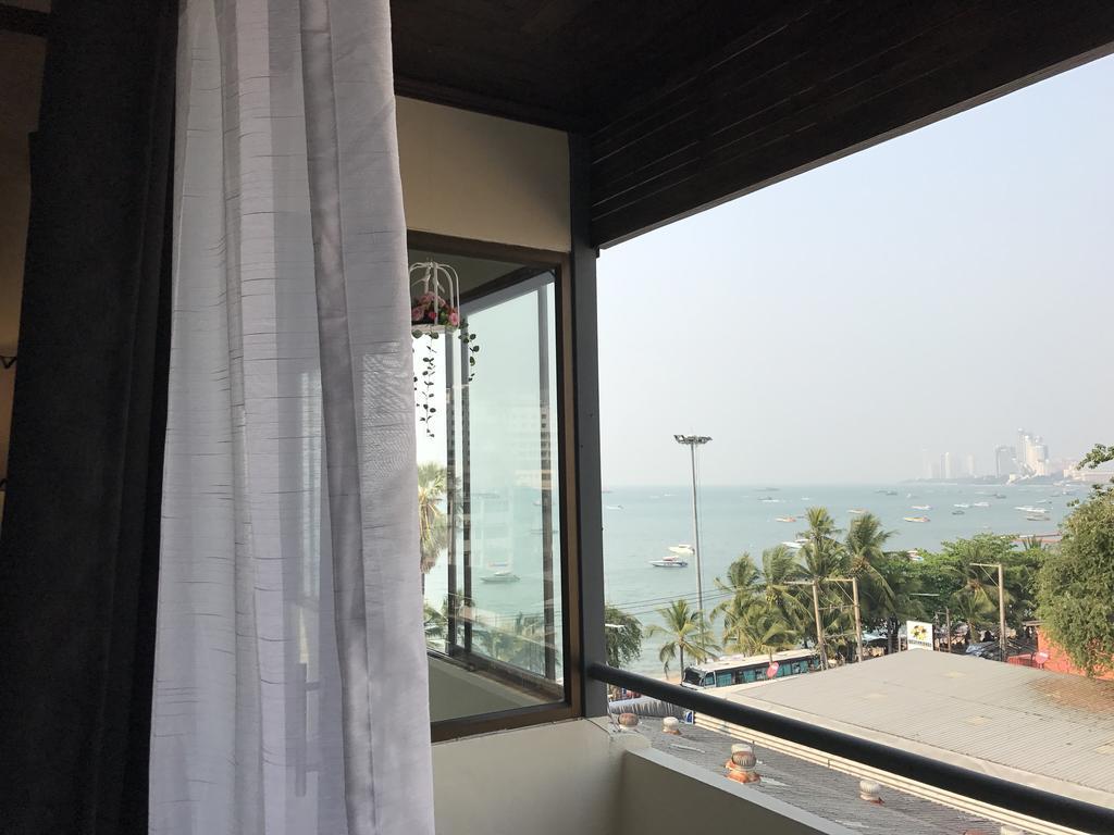 Lewiinski'S Hotel Pattaya Extérieur photo